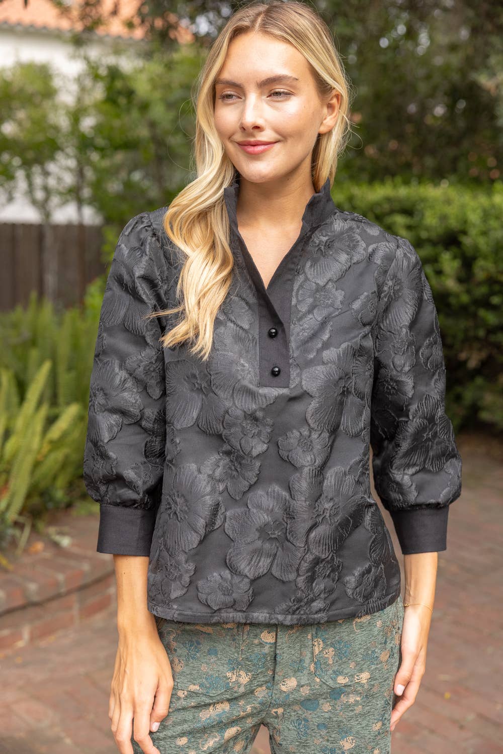 Voy Half Pearl Button Down Floral Jacquard Top