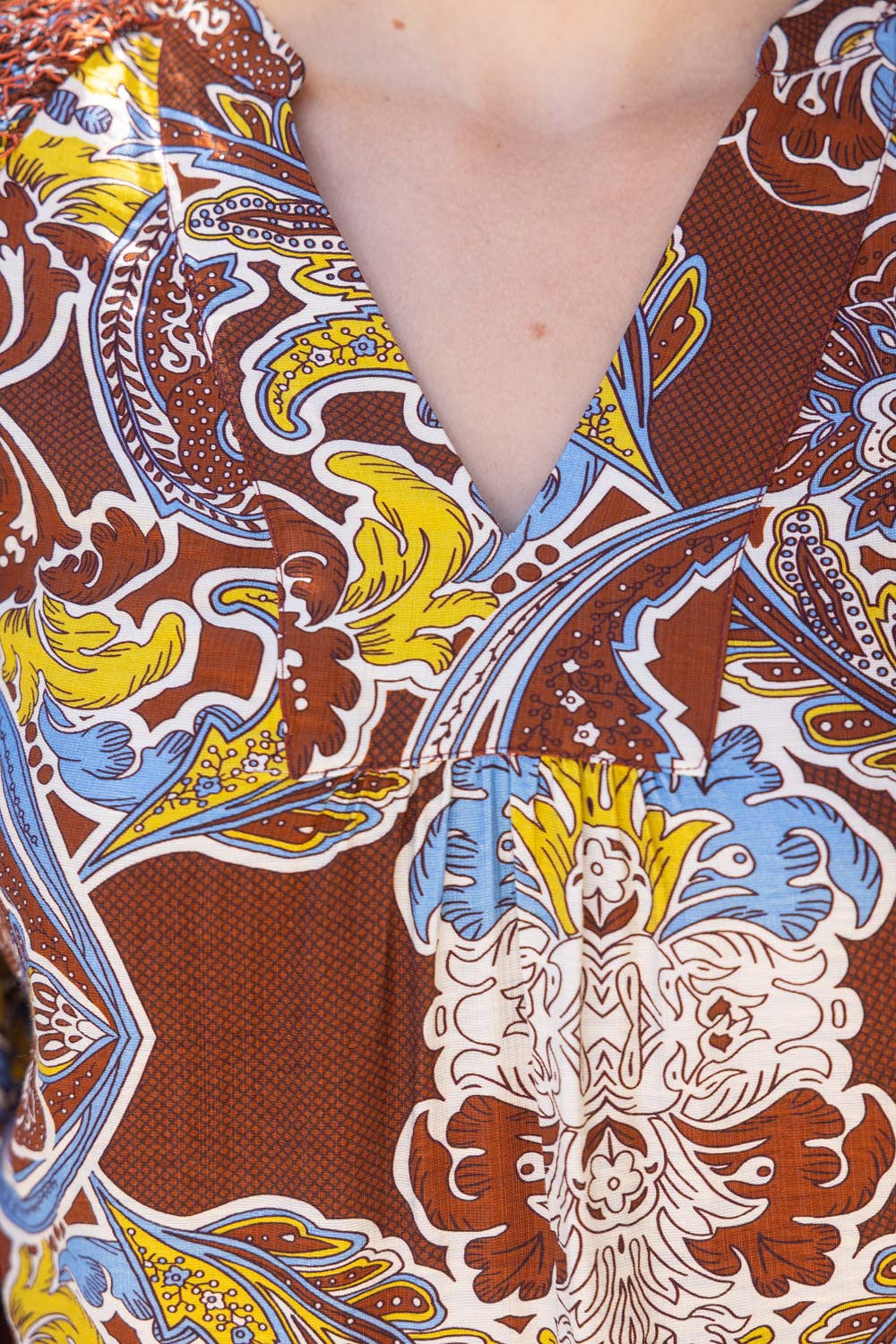 Voy Smocked Shoulder Detail Paisley Print Top