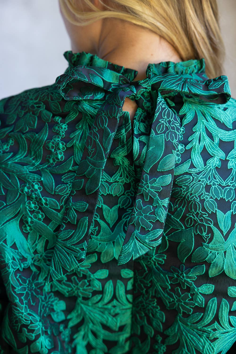 Voy Bubble Sleeve Tie Back Floral Jacqaurd Top