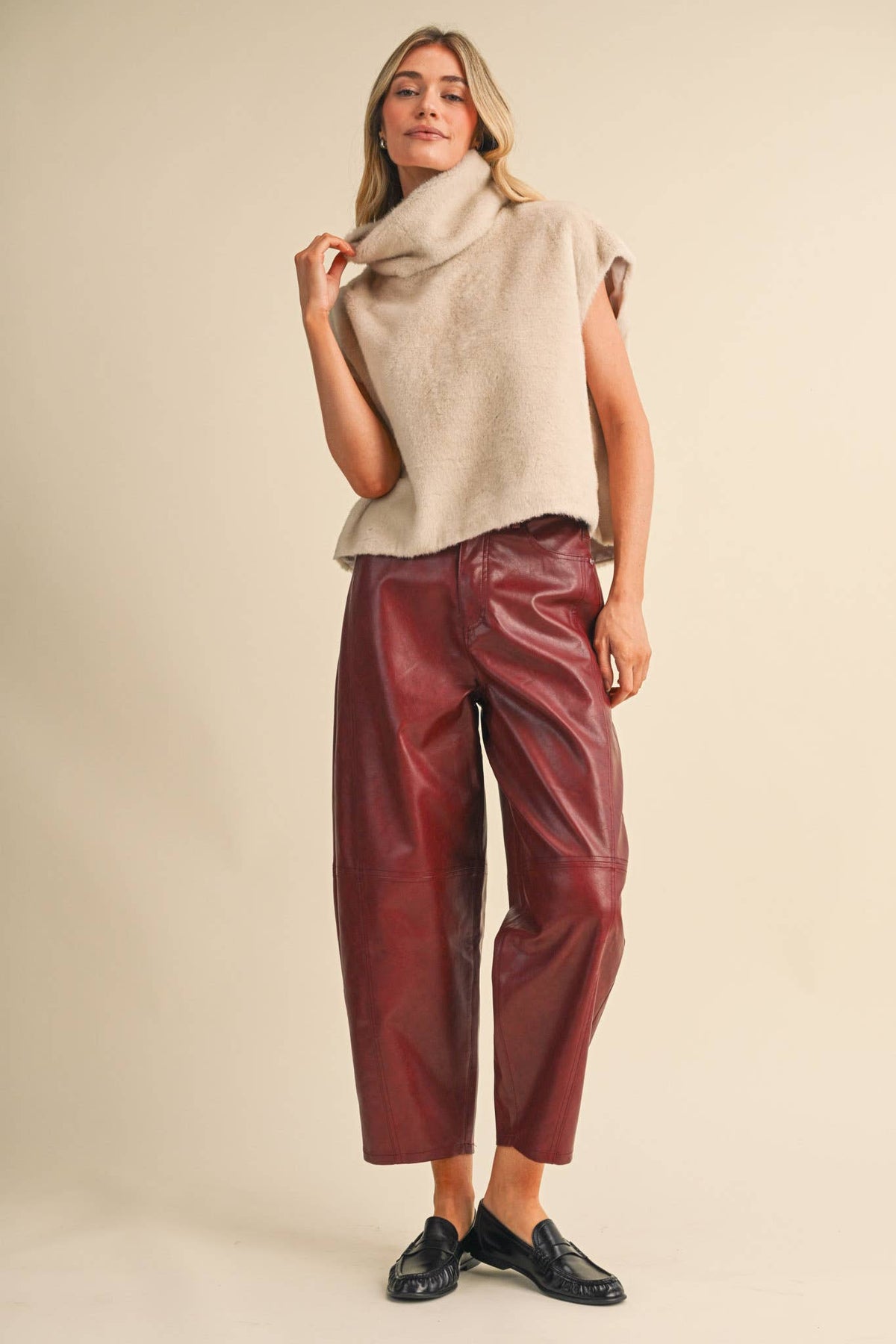 &MERCI Faux Fur cap sleeve top