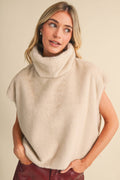 &MERCI Faux Fur cap sleeve top