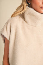 &MERCI Faux Fur cap sleeve top