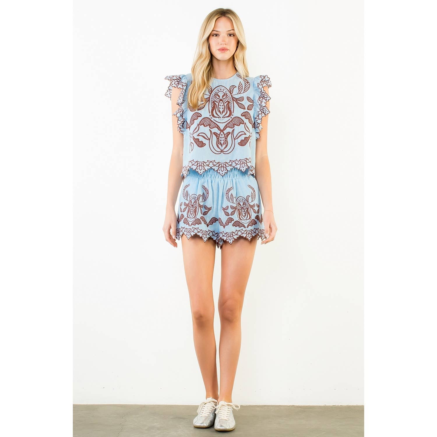 THML - Embroidered Elastic Waist Scallop Shorts