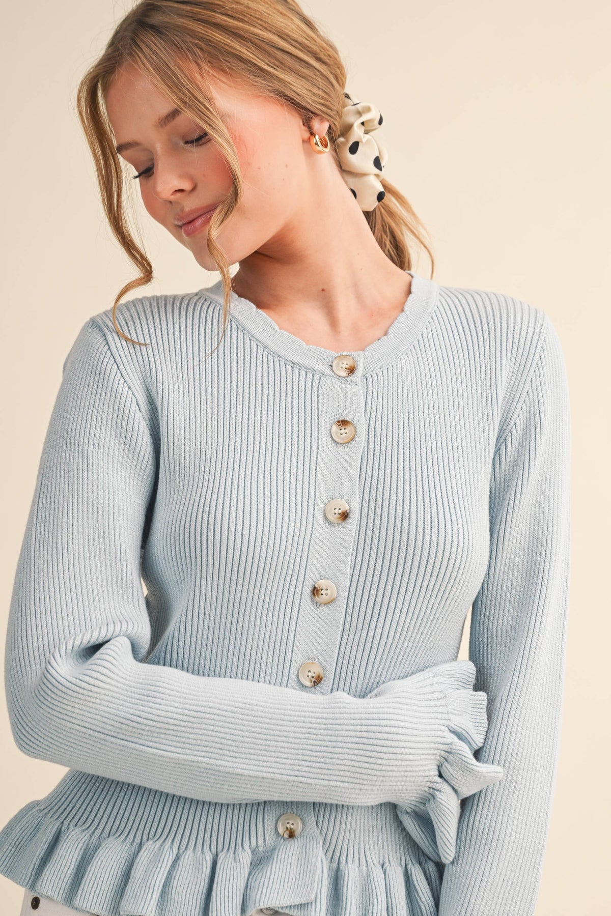 &MERCI - Ruffle Hem Ribbed Knit Sweater Cardigan