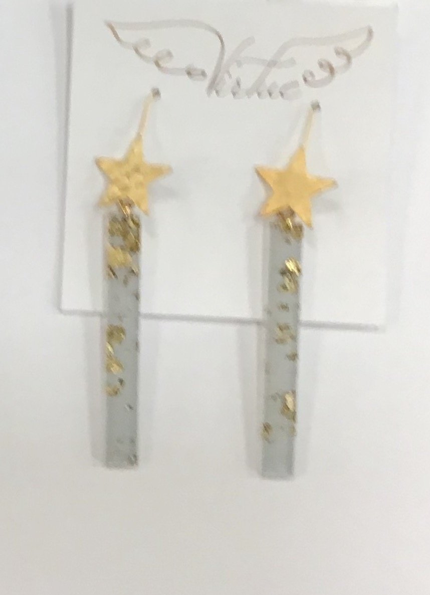 Virtue Hammered Star Bar Earrings